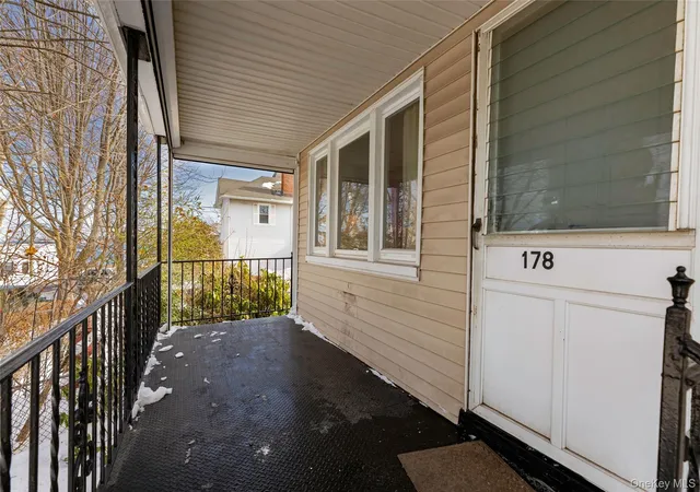 Photo 3 of Single family home for sale at 178 Beach St, New York, NY 10464 | MLS# 1033601 | Listing updated on 2026-08-04