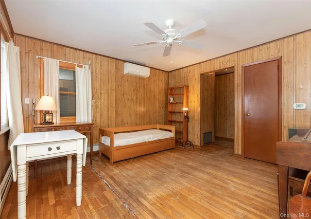 Photo 4 of Single family home for sale at 178 Beach St, New York, NY 10464 | MLS# 1033601 | Listing updated on 2026-10-04