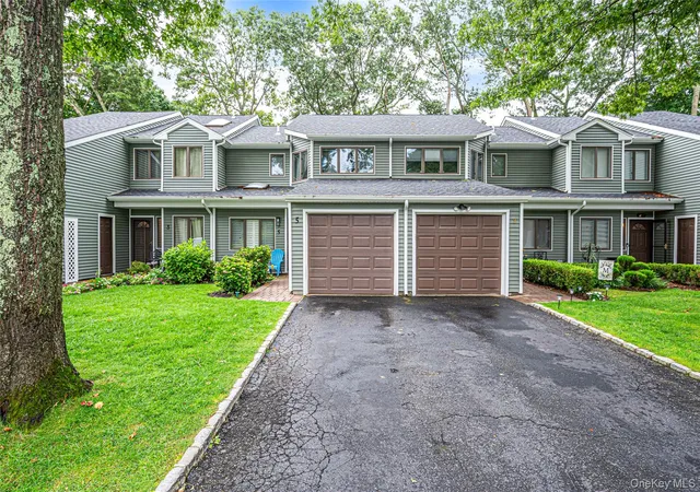 30th image of 5 Jeremy Cir, Smithtown, NY 11767 | MLS# 1033652