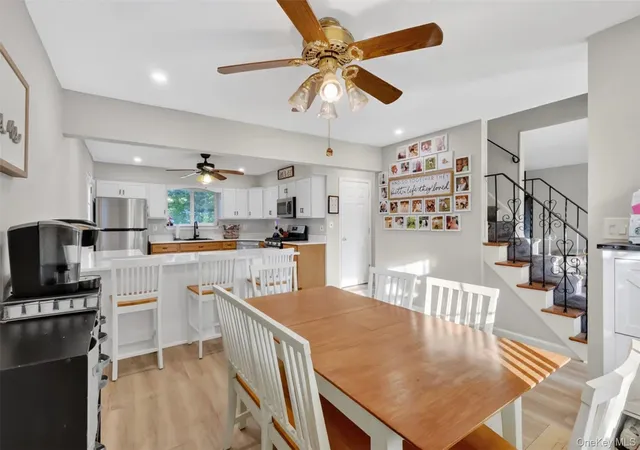 Photo 3 of Sale Pending at 282 W End Ave, Brookhaven, NY 11967 | MLS# 1033653 | Listing updated on 2026-09-25