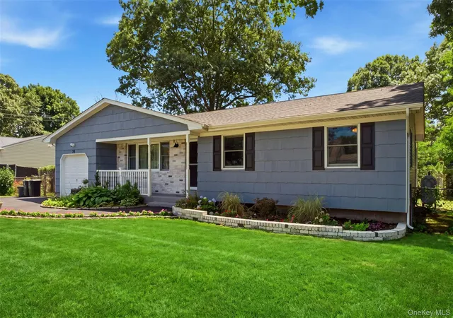 Photo 3 of Sale Pending at 20 Musket Dr, Brookhaven, NY 11967 | MLS# 1033659 | Listing updated on 2026-09-02