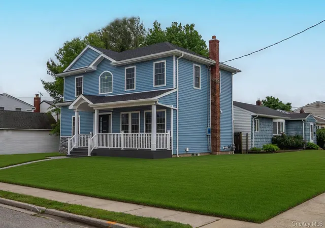 Photo 2 of Single family home for sale at 139 Maple Ave, Oyster Bay, NY 11714 | MLS# 1033671 | Listing updated on 2026-08-09