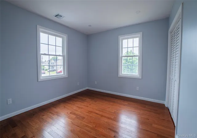 Photo 3 of Single family home for sale at 139 Maple Ave, Oyster Bay, NY 11714 | MLS# 1033671 | Listing updated on 2026-08-09