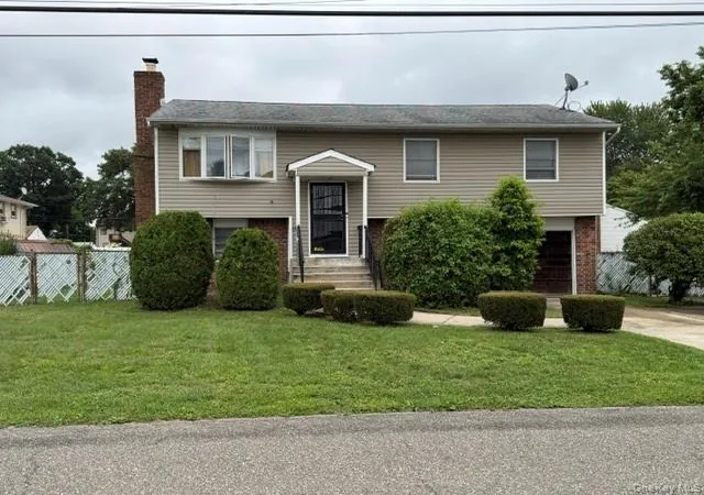 1st image of 89 Lincoln Ave, Babylon, NY 11729 | MLS# 1033676
