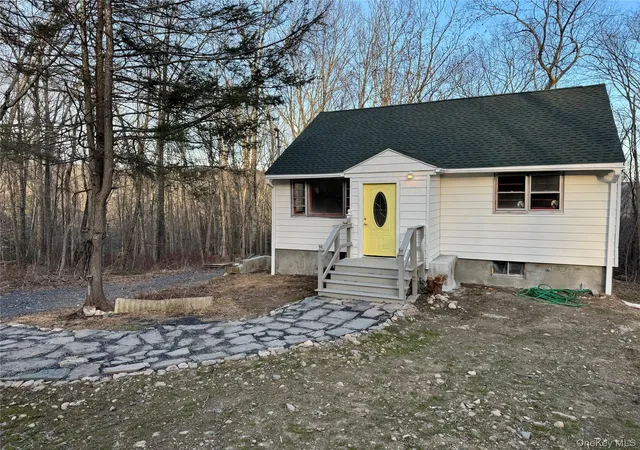 Photo 1 of Single family home for sale at 7 Fern Trl, Mamakating, NY 12790 | MLS# 1033679 | Listing updated on 2026-08-08