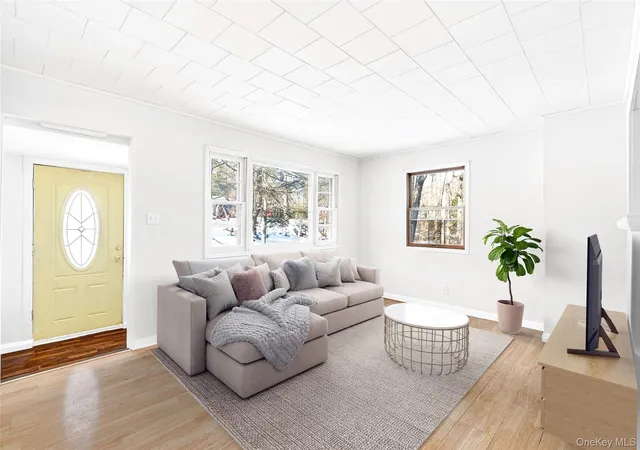 Photo 4 of Single family home for sale at 7 Fern Trl, Mamakating, NY 12790 | MLS# 1033679 | Listing updated on 2026-09-29