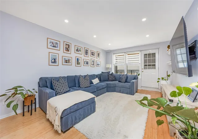 Listing Photo 3 - Condo for sale in building located at 1 E Broadway, Long Beach, NY 11550 - Unit #5G