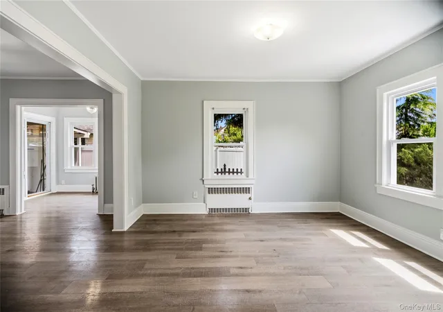 Photo 5 of Single family home for sale at 984 Maxwell St, Hempstead, NY 11010 | MLS# 1033687 | Listing updated on 2026-09-01