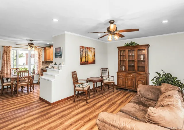 Photo 3 of Sale Pending at 2 Arbor Rd, Oyster Bay, NY 11791 | MLS# 1033692 | Listing updated on 2026-08-18