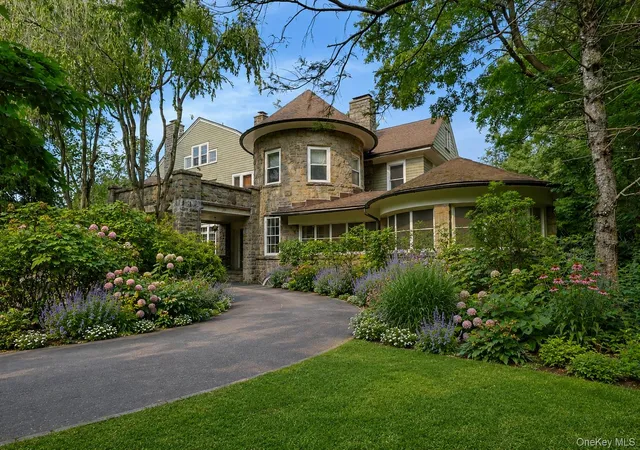 Photo 1 of Mansion for sale at 215 Soundview Ave, White Plains, NY 10606 | MLS# 1033722 | Listing updated on 2026-08-30