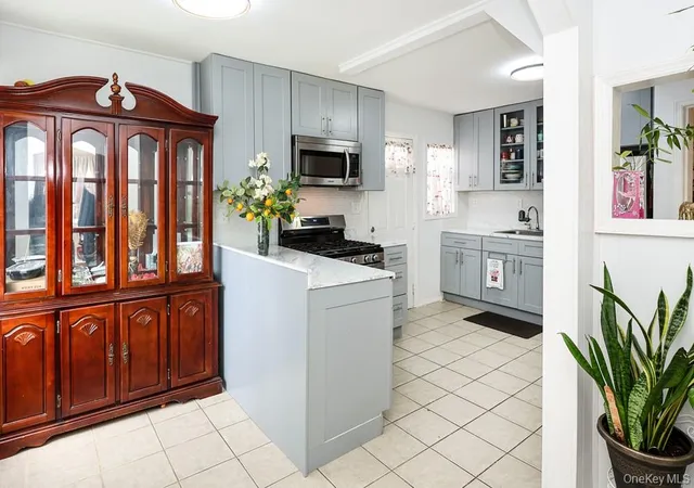 Photo 2 of Single family home for sale at 7 Catherine Ct, Hempstead, NY 11003 | MLS# 1033732 | Listing updated on 2026-10-21