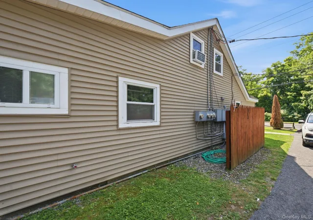 Listing Photo 4 - Condo for sale in building located at 1614 Rte 9g, Hyde Park, NY 12538
