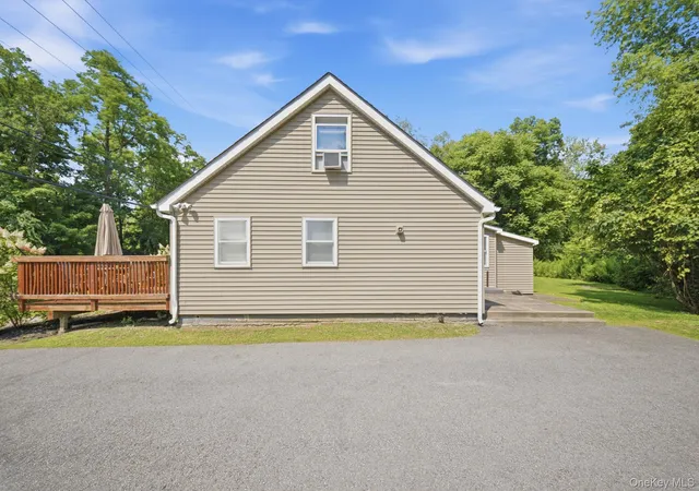 Listing Photo 5 - Condo for sale in building located at 1614 Rte 9g, Hyde Park, NY 12538