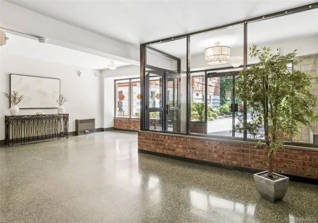 Photo 2 of Condo for sale at 247 Parkview Ave #3P, Yonkers, NY 10708 | MLS# 1033744 | Listing updated on 2026-09-30