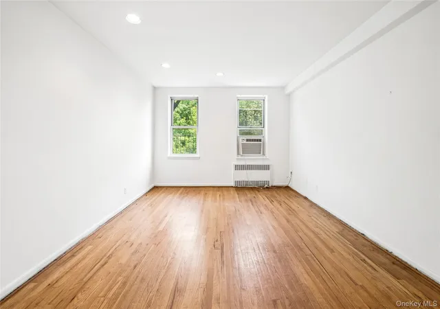 Photo 3 of House for sale at 247 Parkview Ave #3P, Yonkers, NY 10708 | MLS# 1033744 | Listing updated on 2026-09-30