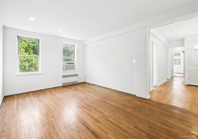 Photo 4 of House for sale at 247 Parkview Ave #3P, Yonkers, NY 10708 | MLS# 1033744 | Listing updated on 2026-09-30