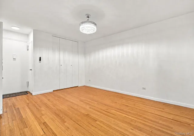 Photo 4 of Sale Pending at 665 Thwaites Pl #3A, New York, NY 10467 | MLS# 1033753 | Listing updated on 2026-09-23