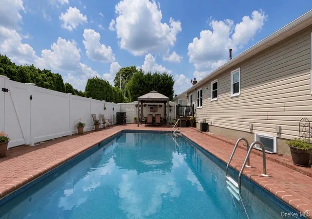 Photo 35 of Sale Pending at 32 Taylor Dr, Oyster Bay, NY 11735 | MLS# 1033769 | Listing updated on 2026-10-05