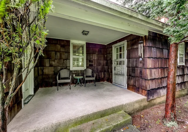 Photo 2 of Sale Pending at 6 Juniper Ter, Ramapo, NY 10901 | MLS# 1033787 | Listing updated on 2026-08-13