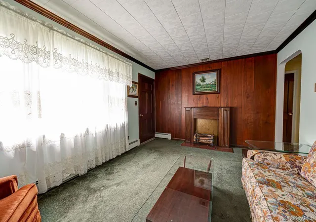 Photo 4 of Single family home for sale at 17 Eckert St, Huntington, NY 11746 | MLS# 1033789 | Listing updated on 2026-09-30