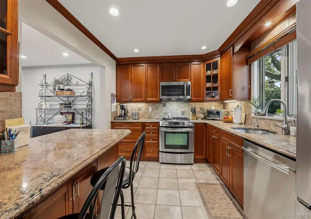 Photo 3 of Condo for sale at 452 Carrollwood Dr, Greenburgh, NY 10591 | MLS# 1033793 | Listing updated on 2026-09-27