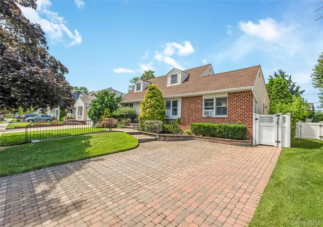 Photo 3 of Sale Pending at 2671 7th Avenue, Hempstead, NY 11554 | MLS# 1033797 | Listing updated on 2026-08-18