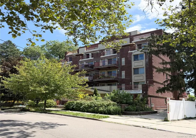 Condo for sale at 170-12 Highland Ave #304, New York, NY 11432 | MLS# 1033811