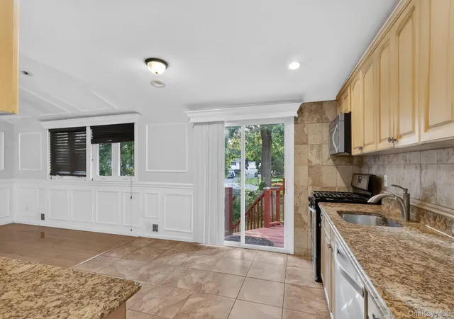 4th image of 14 Br Lane, Brookhaven, NY 11733 | MLS# 1033815