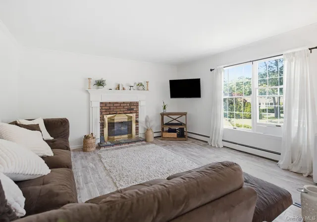 Photo 4 of Sale Pending at 45 Norwood Rd, Southampton, NY 11946 | MLS# 1033822 | Listing updated on 2026-09-29