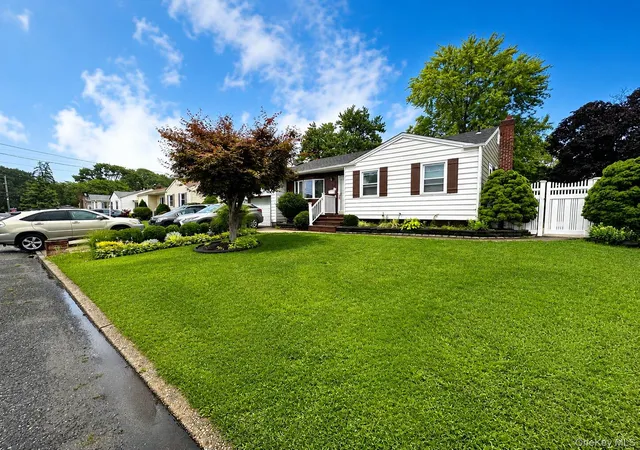 Photo 1 of Sale Pending at 80 Carroll St, Islip, NY 11717 | MLS# 1033829 | Listing updated on 2026-08-22