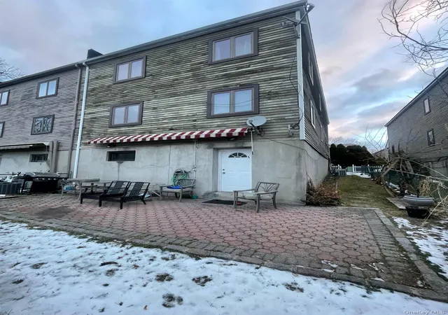 Listing Photo 3 - Condo for sale in building located at 119 Pelhamdale Ave, Mount Vernon, NY 10553