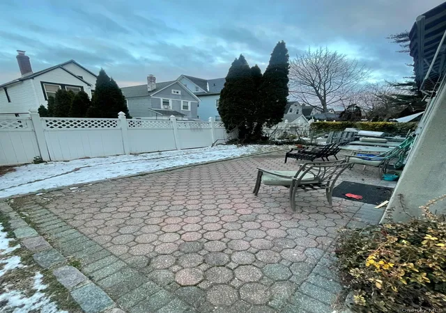 Listing Photo 4 - Condo for sale in building located at 119 Pelhamdale Ave, Mount Vernon, NY 10553