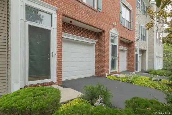 Listing Photo 2 - Condo for sale in 35 Mdw Ln located at 35 Mdw Ln, Clarkstown, NY 10954 - Unit #35-Building 8F