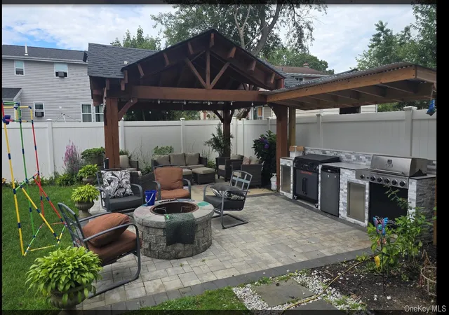 Photo 2 of Single family home for sale at 353 Barleau St, Islip, NY 11717 | MLS# 1033864 | Listing updated on 2026-08-22