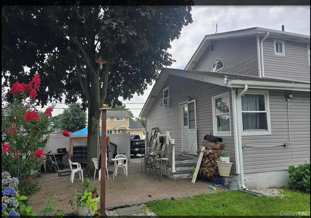 Photo 3 of Single family home for sale at 353 Barleau St, Islip, NY 11717 | MLS# 1033864 | Listing updated on 2026-08-22