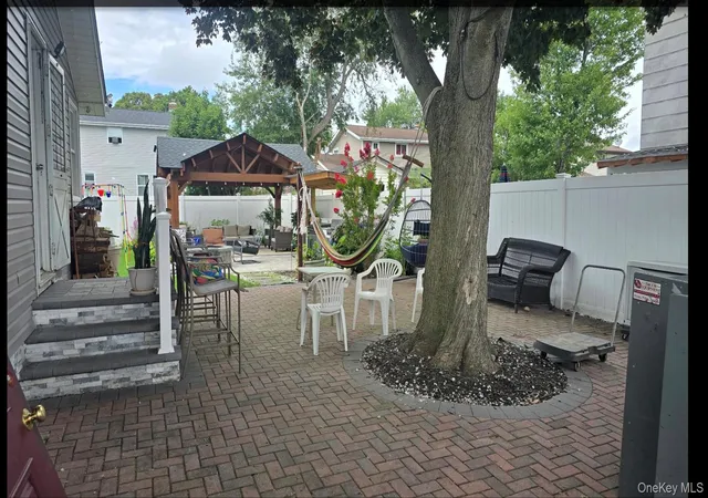 Photo 3 of Single family home for sale at 353 Barleau St, Islip, NY 11717 | MLS# 1033864 | Listing updated on 2026-09-28