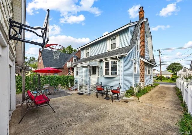 Photo 3 of Single family home for sale at 42 N Corona Ave, Hempstead, NY 11580 | MLS# 1033875 | Listing updated on 2026-09-06