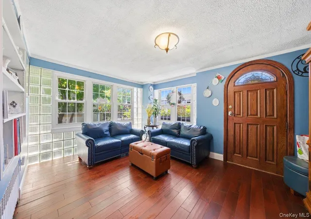 Photo 4 of Single family home for sale at 51 Cumberland Dr, Yonkers, NY 10704 | MLS# 1033881 | Listing updated on 2026-10-06