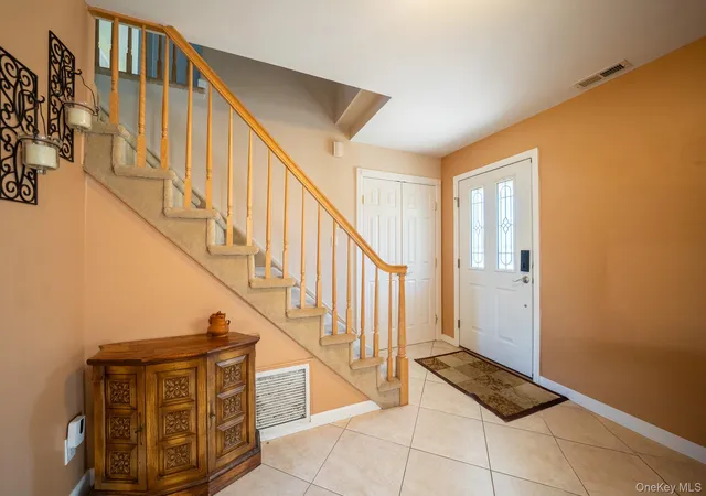 Photo 3 of Single family home for sale at 9 Michael Ct, Brookhaven, NY 11720 | MLS# 1033886 | Listing updated on 2026-09-13