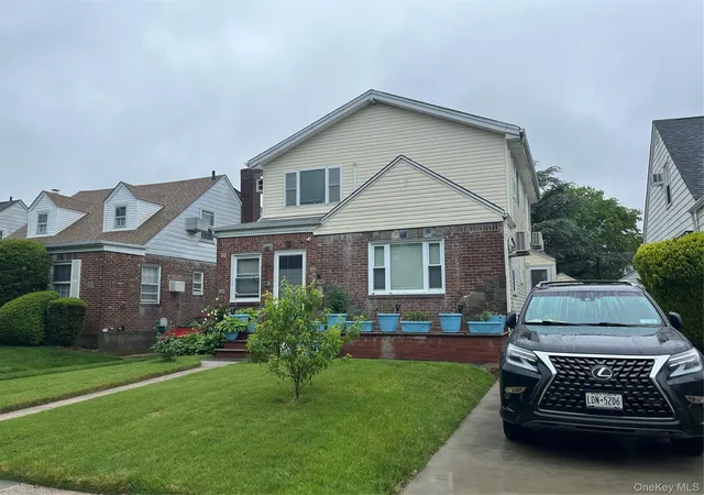 Single family home for sale at 8622 251st Street, New York, NY 11426 | MLS# 1033887