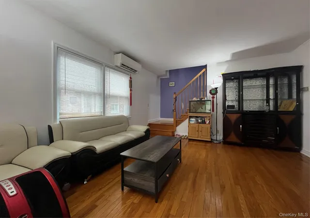 Photo 3 of Single family home for sale at 8622 251st Street, New York, NY 11426 | MLS# 1033887 | Listing updated on 2026-10-02