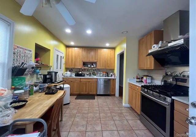 Photo 4 of Single family home for sale at 8622 251st Street, New York, NY 11426 | MLS# 1033887 | Listing updated on 2026-10-02
