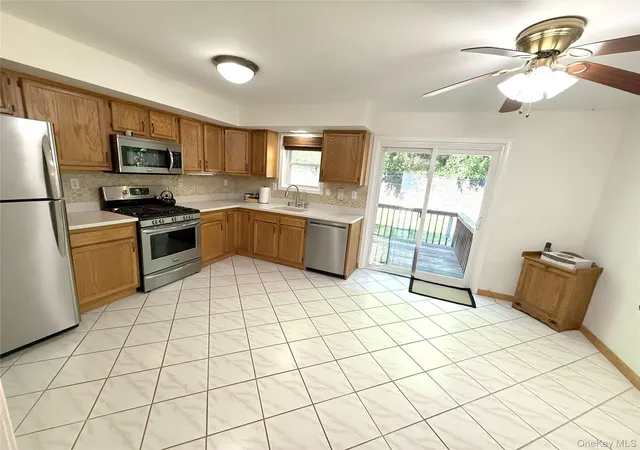 Photo 4 of Condo for sale at 56 Foltim Way, Clarkstown, NY 10920 | MLS# 1033902 | Listing updated on 2026-09-04