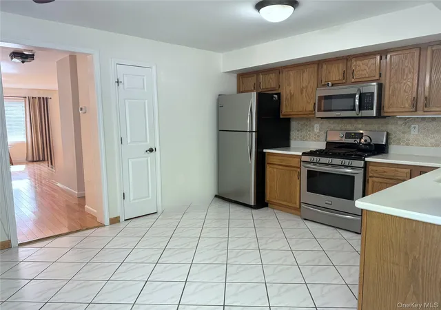 Photo 5 of Condo for sale at 56 Foltim Way, Clarkstown, NY 10920 | MLS# 1033902 | Listing updated on 2026-09-04