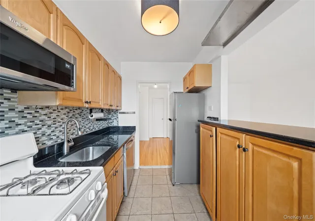 Photo 4 of House for sale at 88-10 35th Avenue #3F, New York, NY 11372 | MLS# 1033905 | Listing updated on 2026-08-23