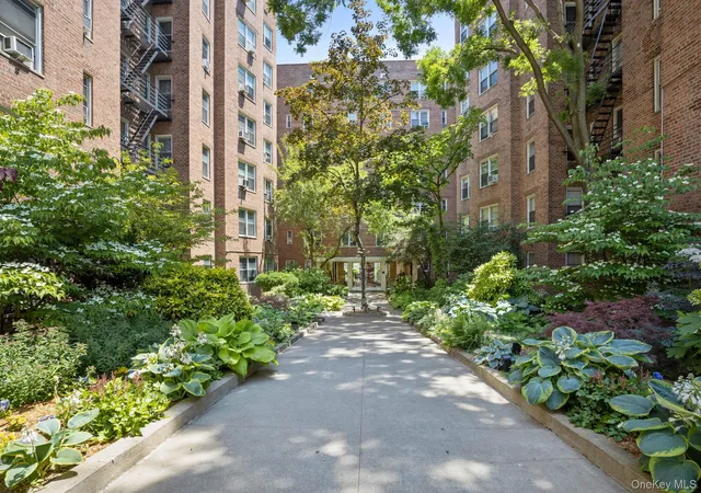 2nd image of 800 Grand Concourse, New York, NY 10451
