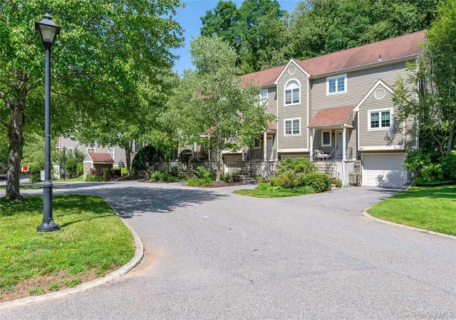 Photo 3 of Sale Pending at 1802 Regent Dr, Mount Kisco, NY 10549 | MLS# 1033915 | Listing updated on 2026-09-01