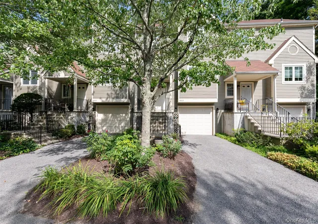 Photo 4 of Sale Pending at 1802 Regent Dr, Mount Kisco, NY 10549 | MLS# 1033915 | Listing updated on 2026-09-01