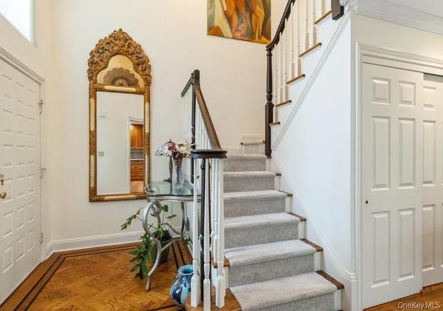 Photo 2 of Condo for sale at 11 Maple Run Dr, Oyster Bay, NY 11753 | MLS# 1033921 | Listing updated on 2026-10-04