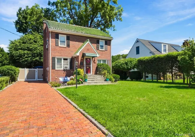 Photo 34 of Single family home for sale at 34 Keats Ave, Greenburgh, NY 10530 | MLS# 1033939 | Listing updated on 2026-08-29